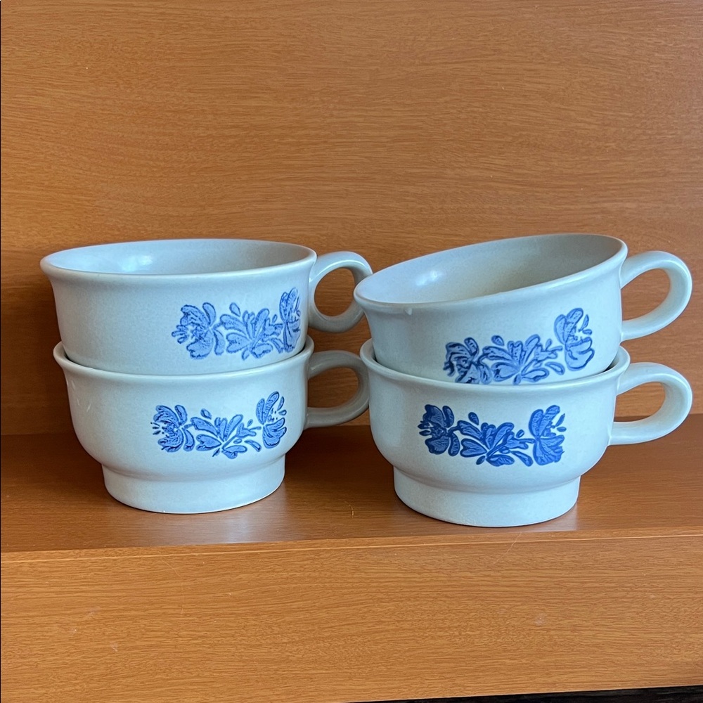 Pfaltgraff Yorktowne Set of 2 Stoneware Tea Coffee Floral Mugs